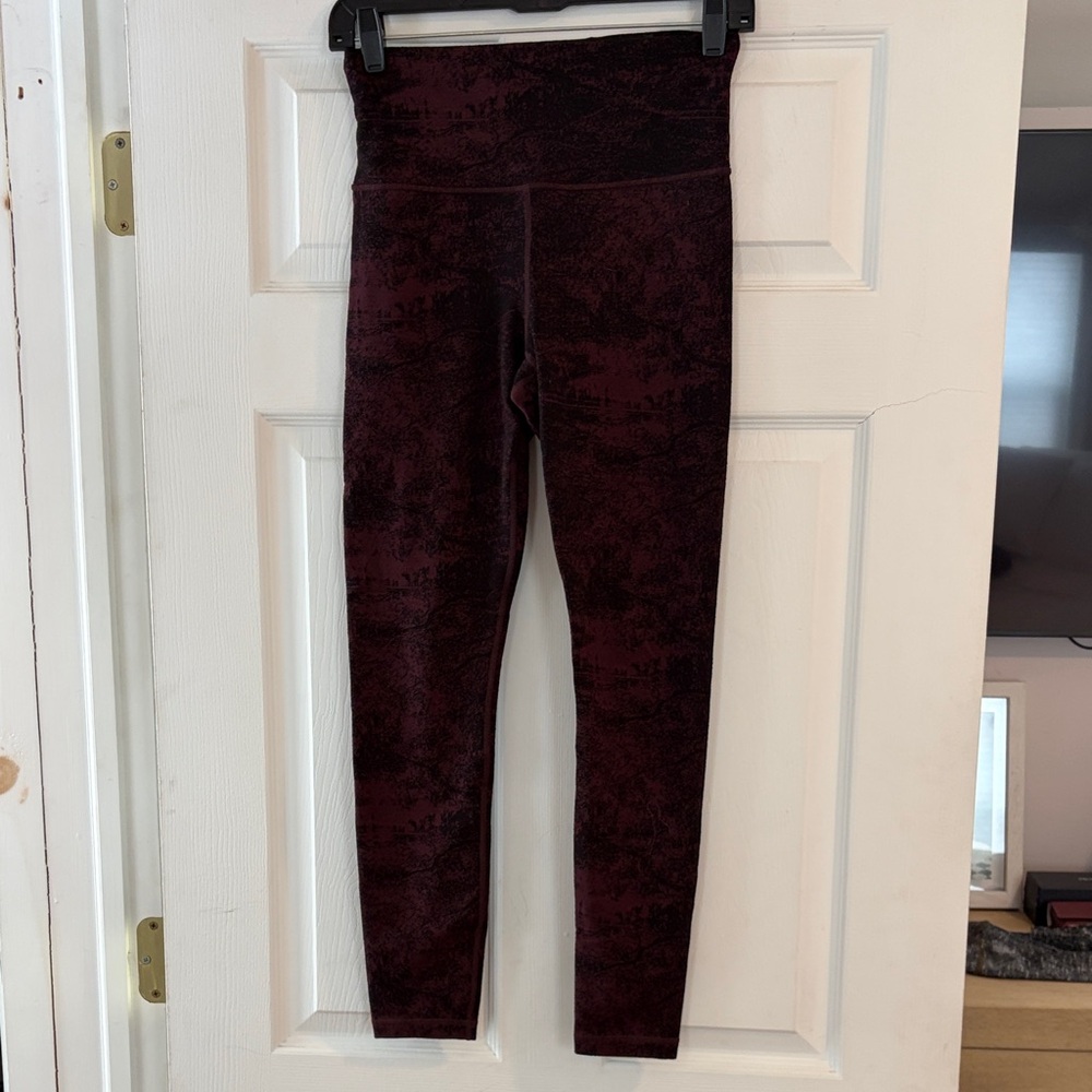 Athleta Women’s Black & Maroon Leggings